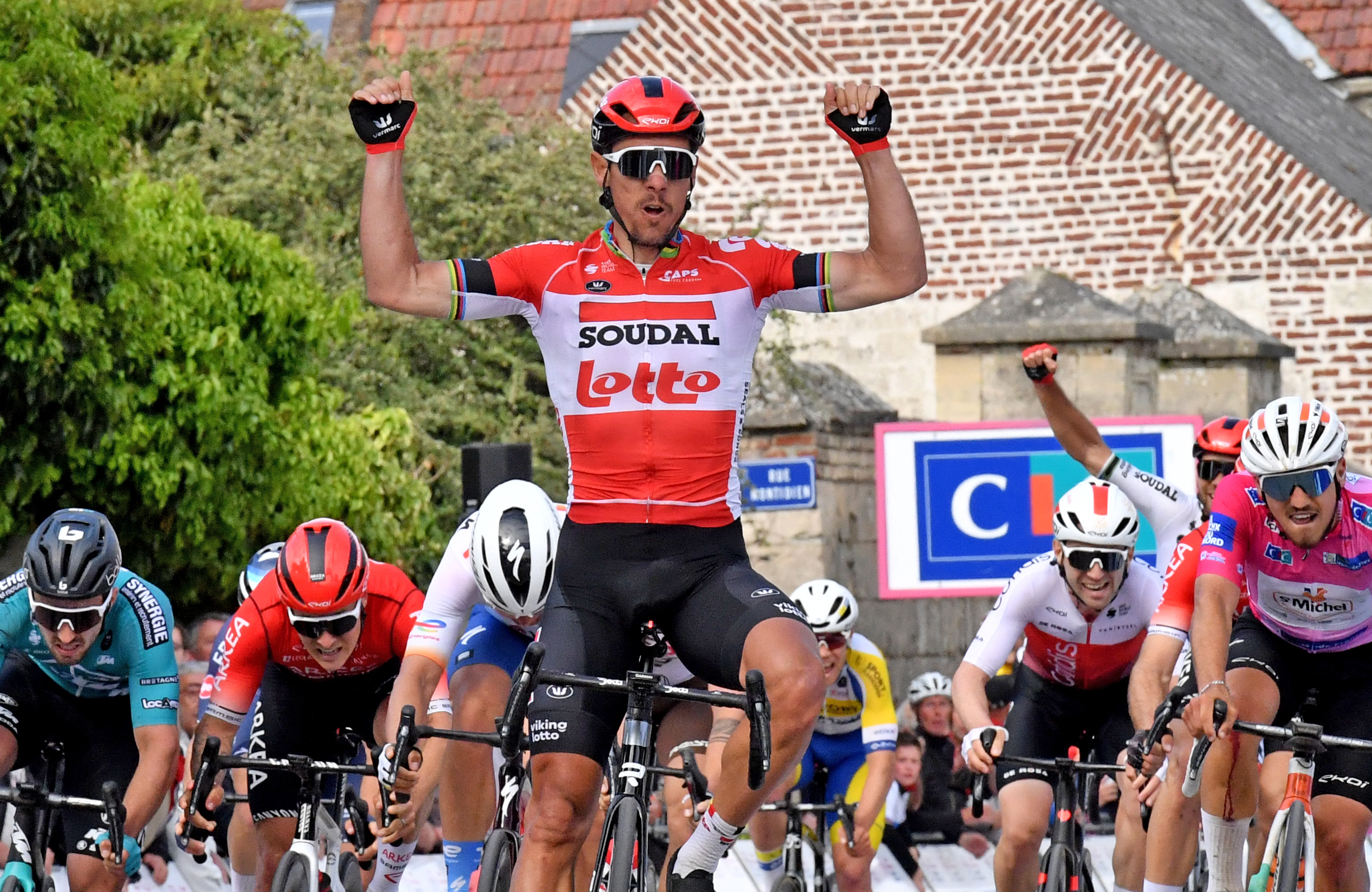 Philippe Gilbert fejrer sin første sejr i sæsonen